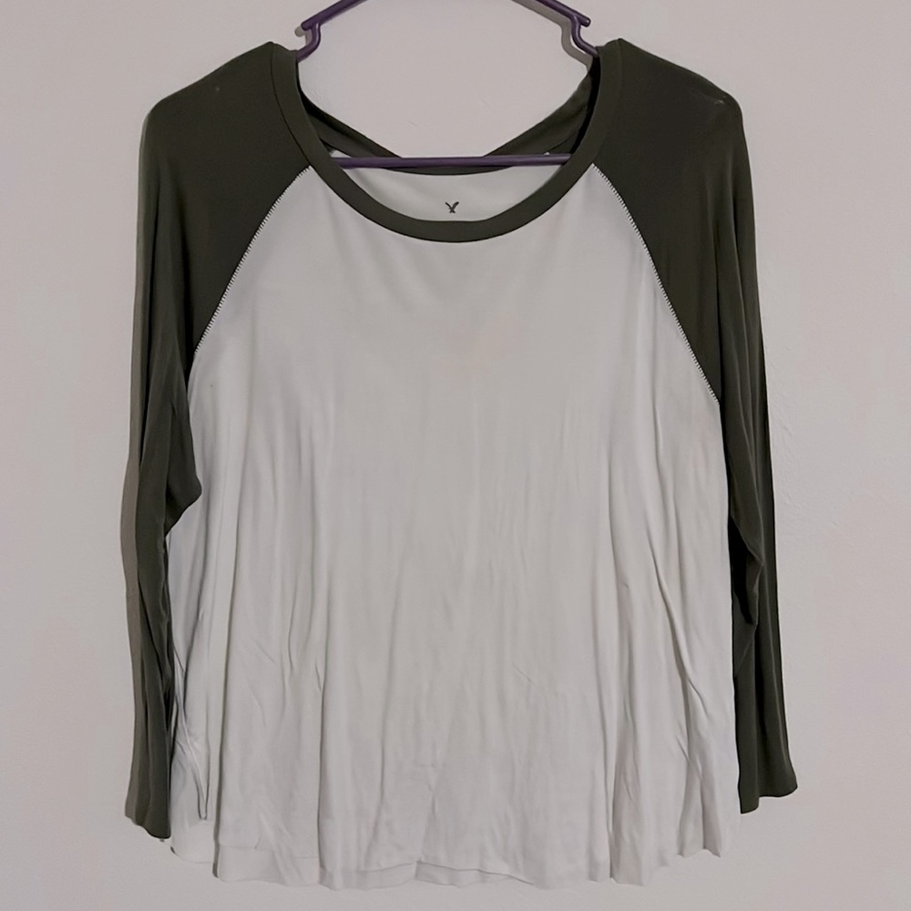 American Eagle Soft & Sexy 3/4 Baseball Style Shirt Size L - Olive Green/White